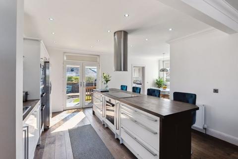 7 Blackburn Drive, Ayr, KA7 2XW