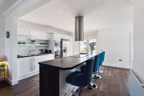 7 Blackburn Drive, Ayr, KA7 2XW