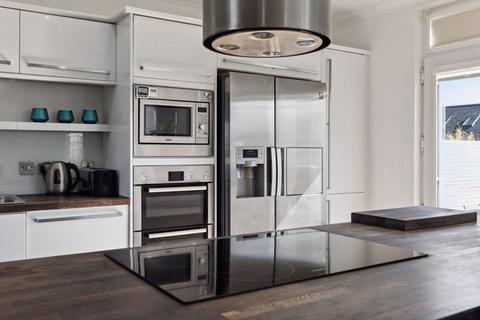 7 Blackburn Drive, Ayr, KA7 2XW