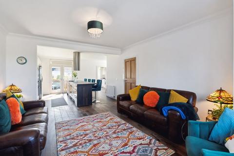 7 Blackburn Drive, Ayr, KA7 2XW