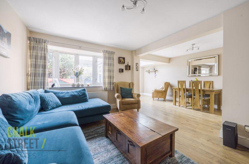 Tangmere Crescent, Hornchurch, RM12 3 bed terraced house £475,000