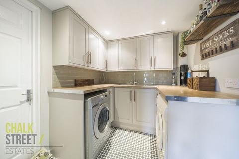 14 Tangmere Crescent, Hornchurch, RM12 5PL