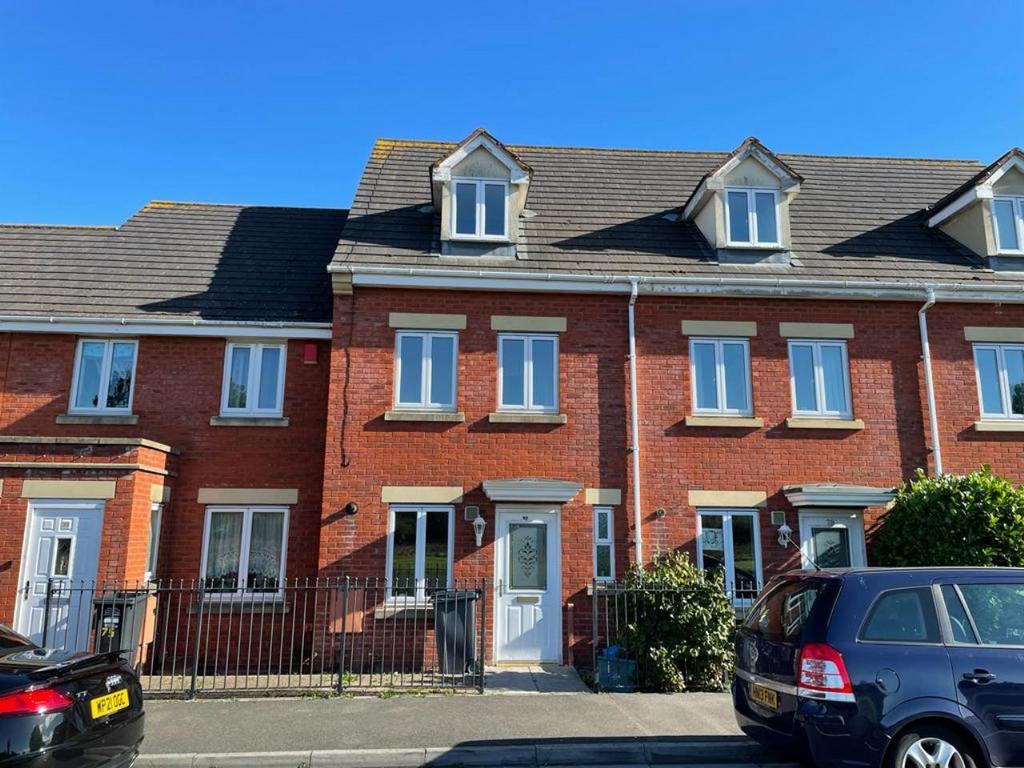 Walford Avenue, St WestonsuperMare 3 bed house to rent £