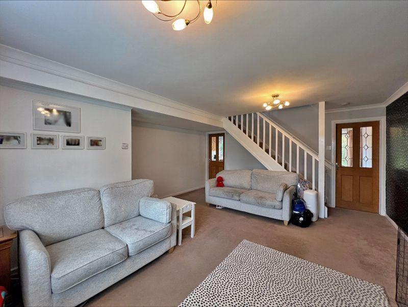 Bantock Gardens, FINCHFIELD 3 bed detached house for sale £309,950