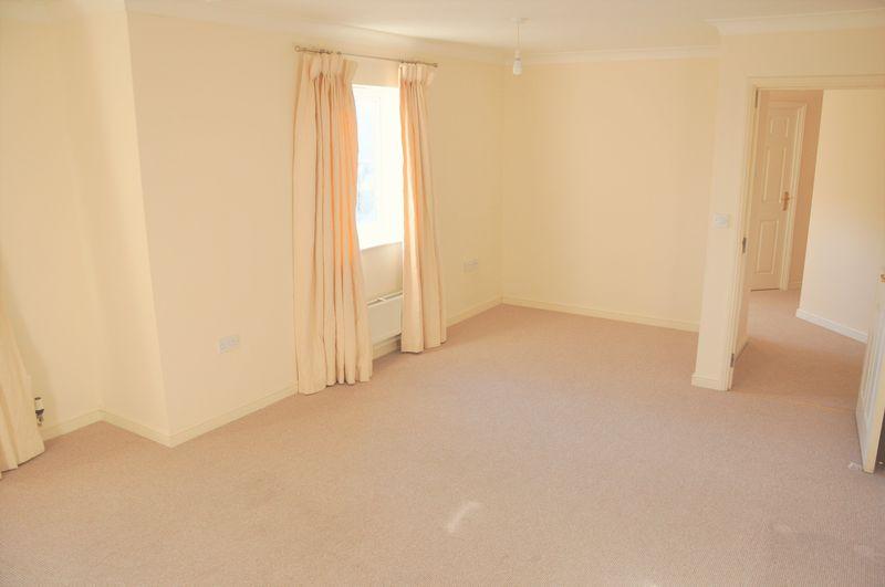 Denning Mead, Andover SP10 2 bed flat £925 pcm (£213 pw)