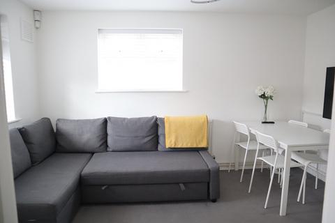 1 bedroom end of terrace house to rent, Ashdown Way, Balham, SW12 7TH