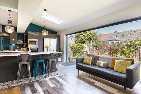 6 Larkfield Drive, Dalkeith, EH22 3HN