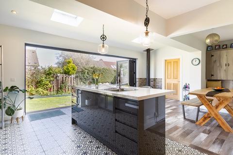 6 Larkfield Drive, Dalkeith, EH22 3HN