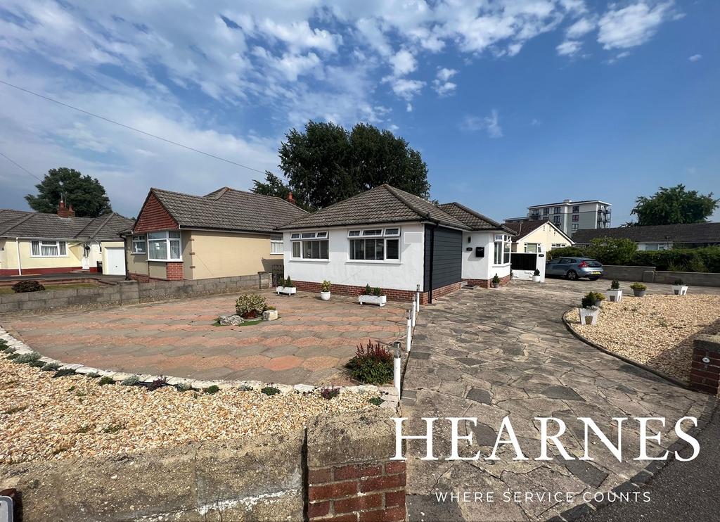 Hazlebury Road, Creekmoor, Poole, BH17 2 bed detached bungalow for sale