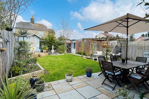 4 bedroom semi-detached house for sale - Felixstowe Road, Ipswich, IP3