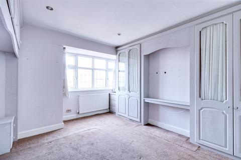154 South End Road, Rainham, RM13 7XR