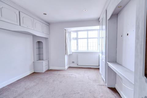 154 South End Road, Rainham, RM13 7XR
