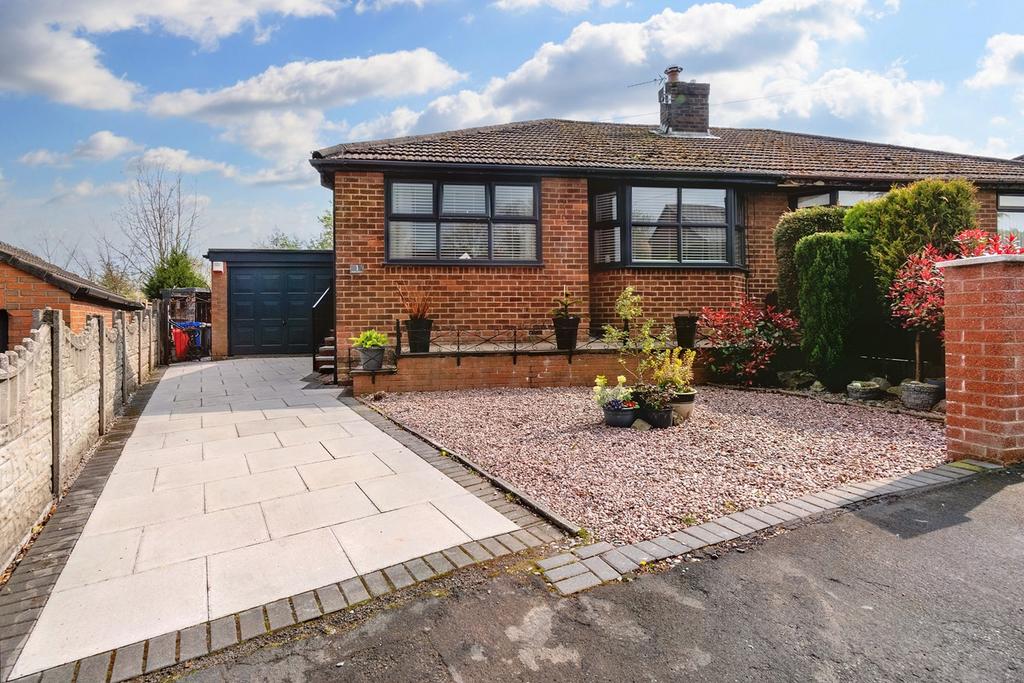 Dryden Avenue, AshtoninMakerfield, Wigan, WN4 3 bed bungalow for sale