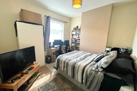 127 Central Road, Hugglescote, Coalville, LE67 2FL