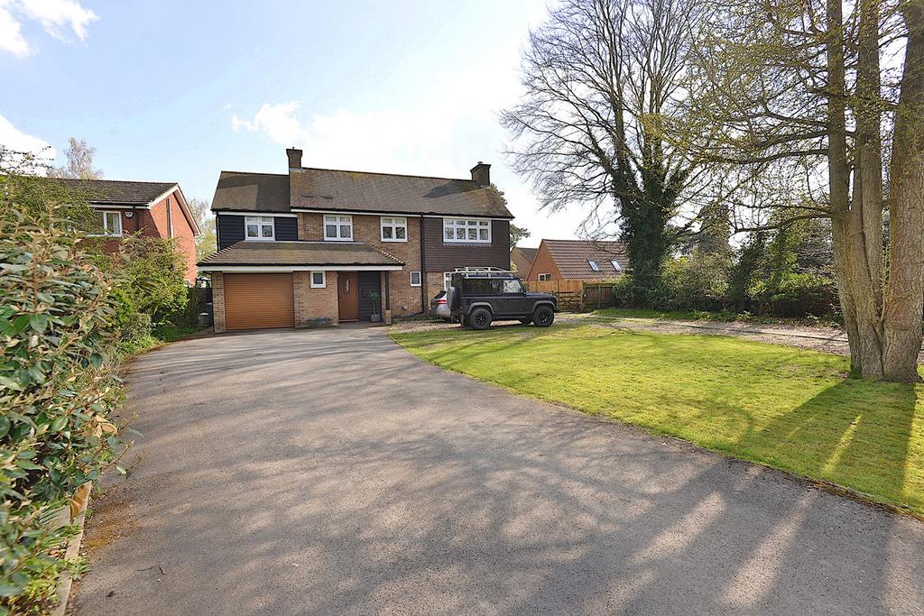 Church Road, Henlow, SG16 4 bed detached house for sale £950,000