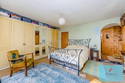 101 Brighton Road, Lancing, BN15 8BG