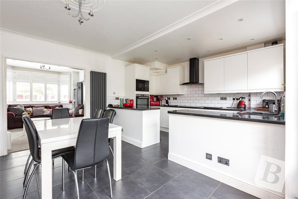 Grenfell Avenue, Hornchurch, RM12 3 bed semidetached house for sale
