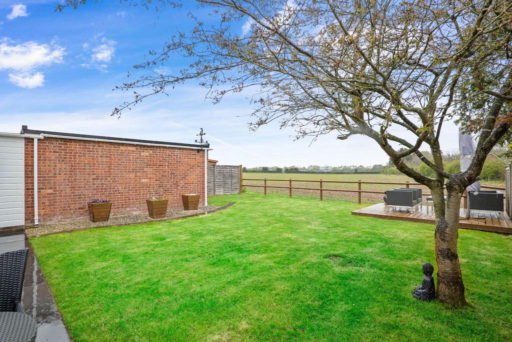 Ban Brook Road, Salford Priors, Evesham, WR11 2 bed detached bungalow for sale £365,000