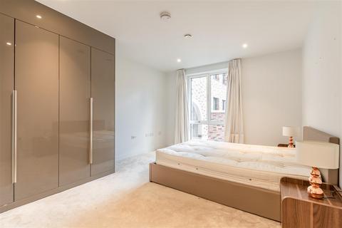 3 bedroom maisonette for sale, Heygate Street, London, SE17