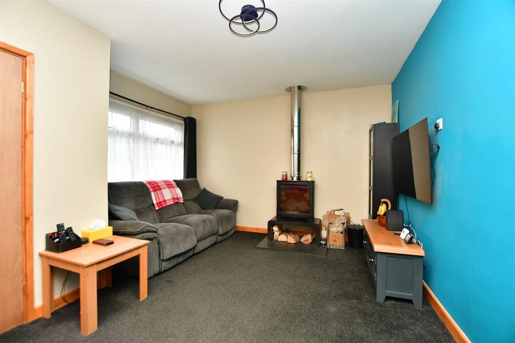 Concord Avenue, Chatham, Kent 2 bed semidetached bungalow £325,000