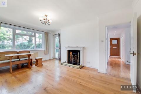 3 bedroom apartment to rent, Pearscroft Road, Fulham, London, SW6