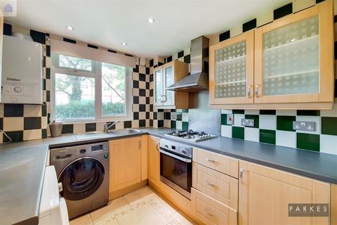 3 bedroom apartment to rent, Pearscroft Road, Fulham, London, SW6