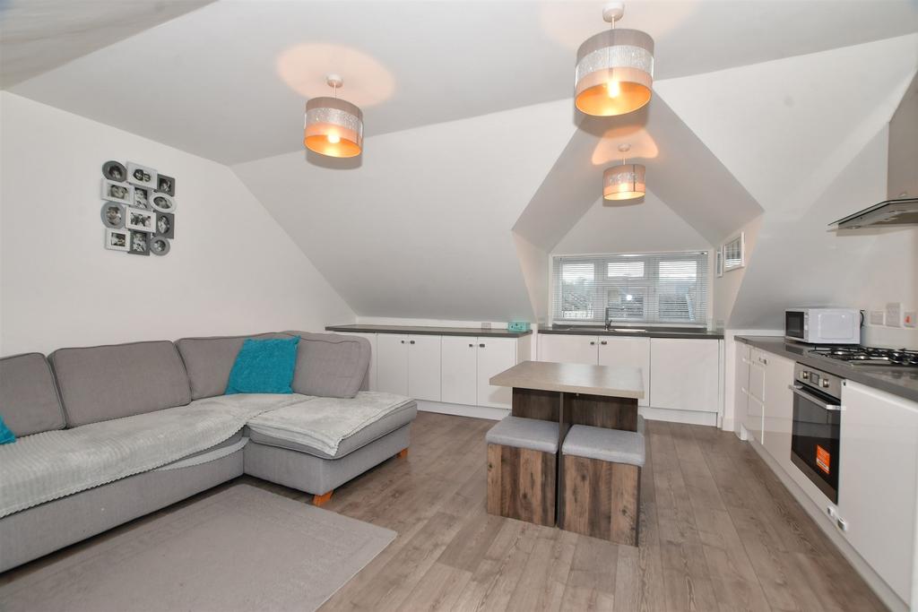 Lounge / Kitchen
