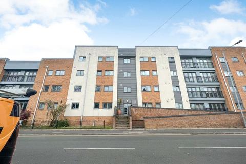 2 bedroom flat to rent, Moss Lane East, Manchester, M14