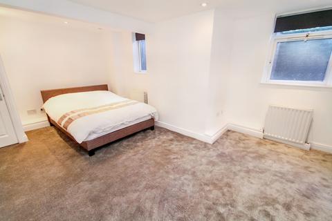 3 bedroom terraced house for sale - Talbot Avenue, Leeds, LS4