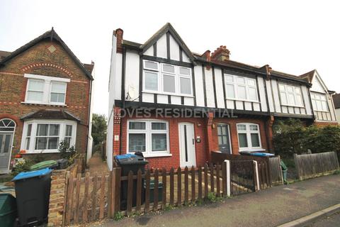 2 bedroom end of terrace house to rent, Elm Road, New Malden