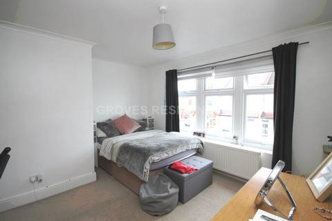 2 bedroom end of terrace house to rent, Elm Road, New Malden