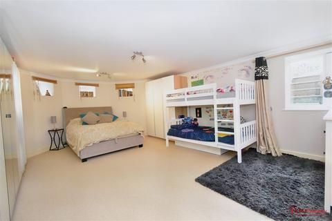 2 bedroom maisonette for sale, Ferndale, Tunbridge Wells, TN2 3RU