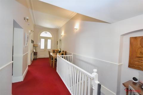 Flat 4, 17 Ferndale, Tunbridge Wells, TN2 3RU