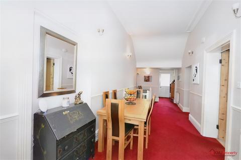 Flat 4, 17 Ferndale, Tunbridge Wells, TN2 3RU