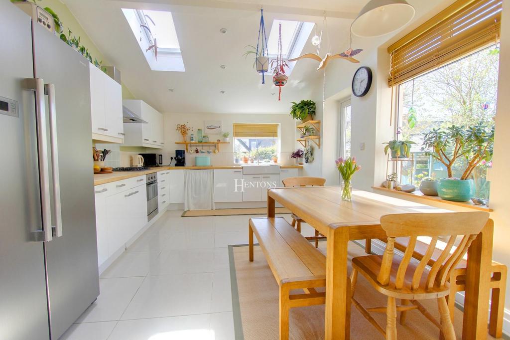 Southminster Road, Penylan, Cardiff 4 bed end of terrace house for sale