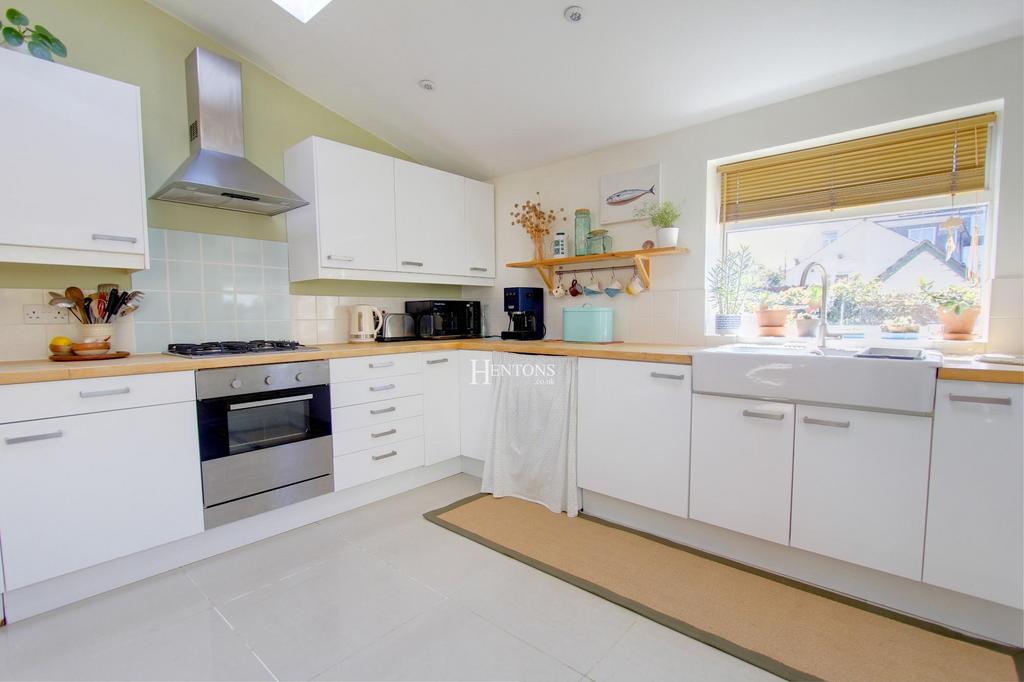 Southminster Road, Penylan, Cardiff 4 bed end of terrace house for sale