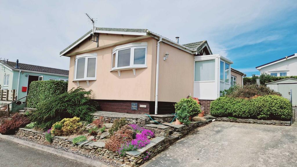 Roughtor View, Park, Delabole 2 bed retirement property £152,500