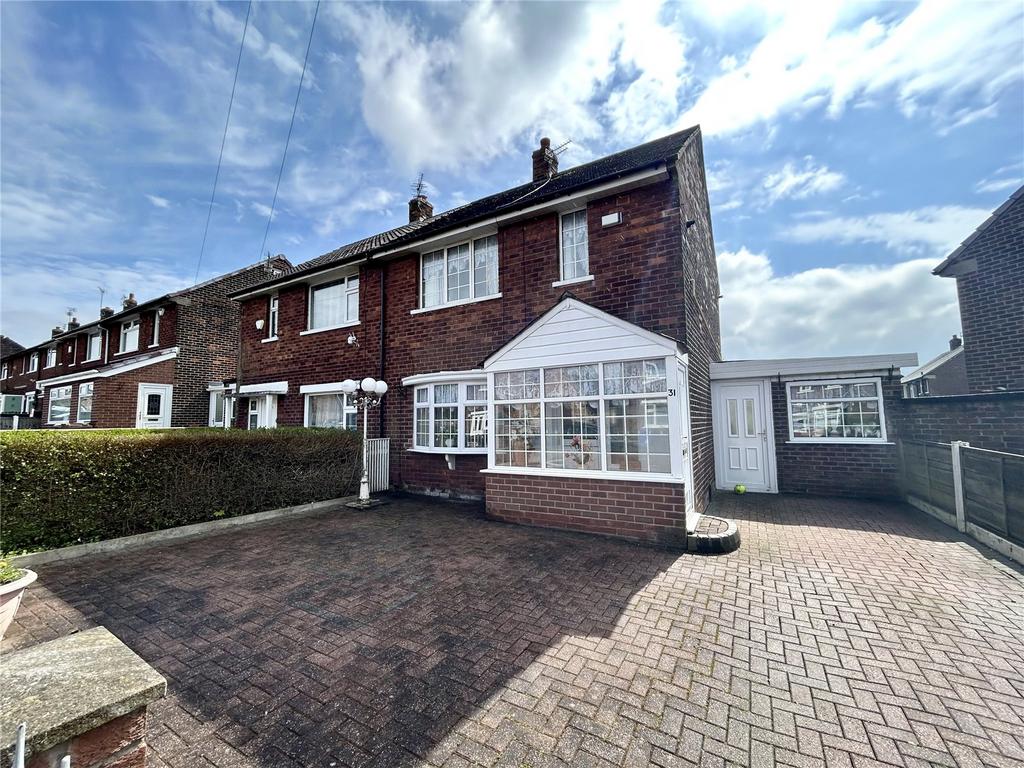Keswick Avenue, AshtonunderLyne, Greater Manchester, OL7 2 bed semi