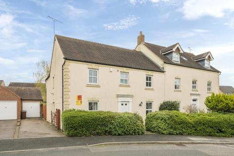 4 bedroom semi-detached house for sale, Banbury,  Oxfordshire,  OX17