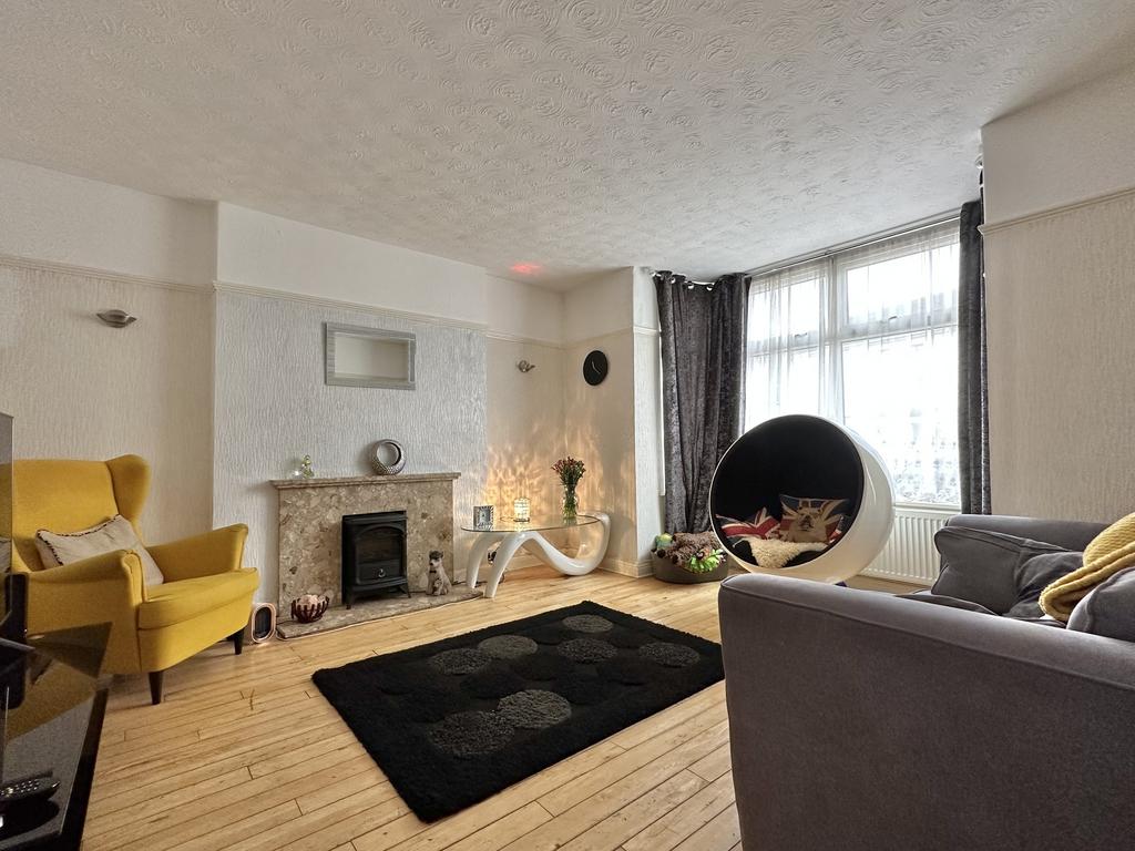 Preston Down Road, Paignton 3 bed semidetached house for sale £250,000