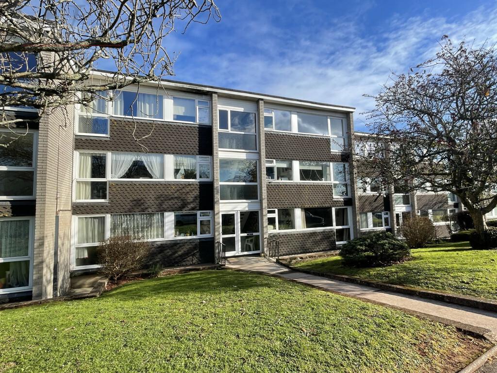 Rainbow Court, Queensway, Torquay, Devon 2 bed flat £725 pcm (£167 pw)