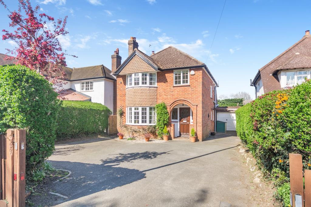 White Lion Road, Little Chalfont 4 bed detached house for sale £917,500