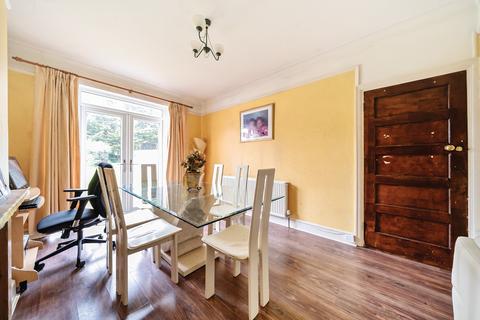 93 Weigall Road, London, SE12 8HG