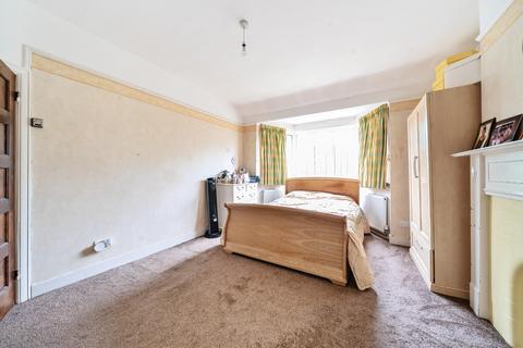 93 Weigall Road, London, SE12 8HG