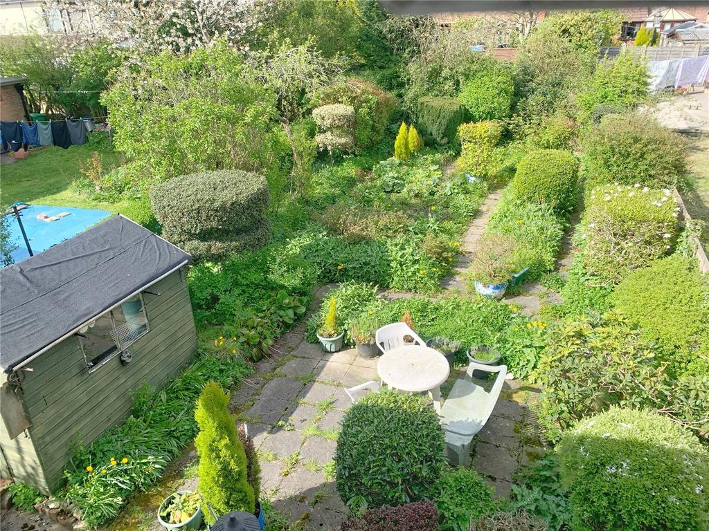 Lewis Avenue, Blackley, Manchester, M9 3 bed semidetached house £145,000