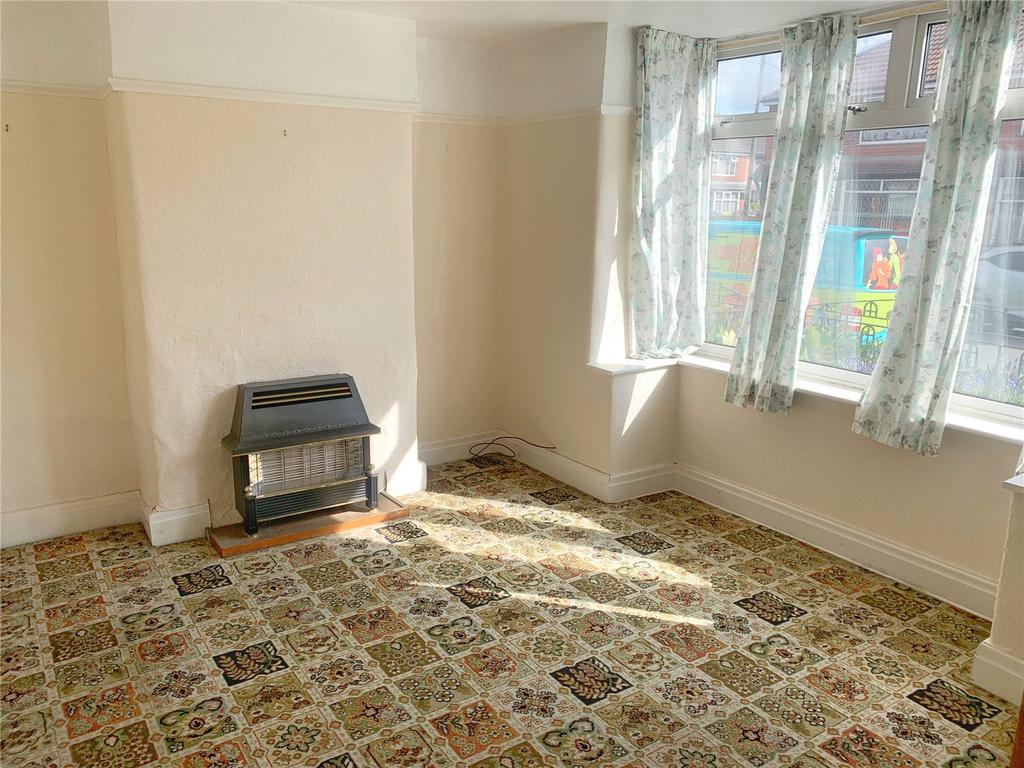 Lewis Avenue, Blackley, Manchester, M9 3 bed semidetached house £145,000