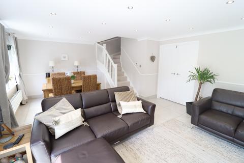 1 Chance Close, Grays, RM16 6QE