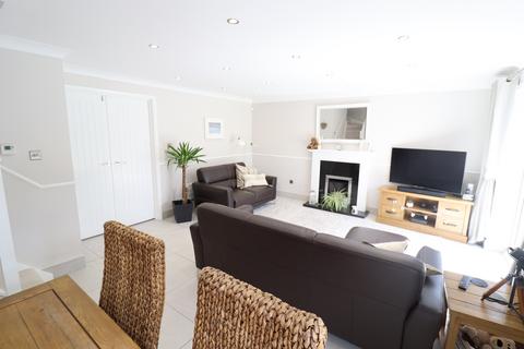 1 Chance Close, Grays, RM16 6QE