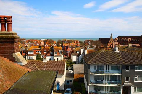 2 bedroom flat for sale, Meads Street, Eastbourne, BN20 7FD