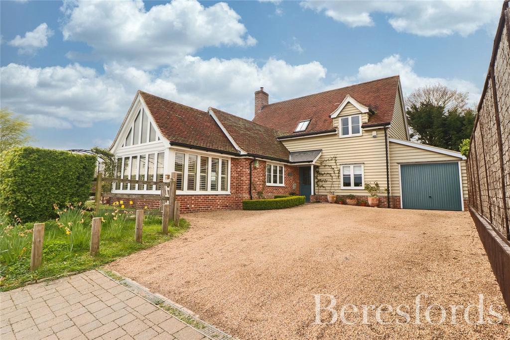 Stubbins Lane, Holton St. Mary, CO7 3 bed detached house for sale £